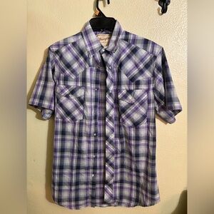 Men’s small 
Wrangler short sleeve 
Purple pearl snap